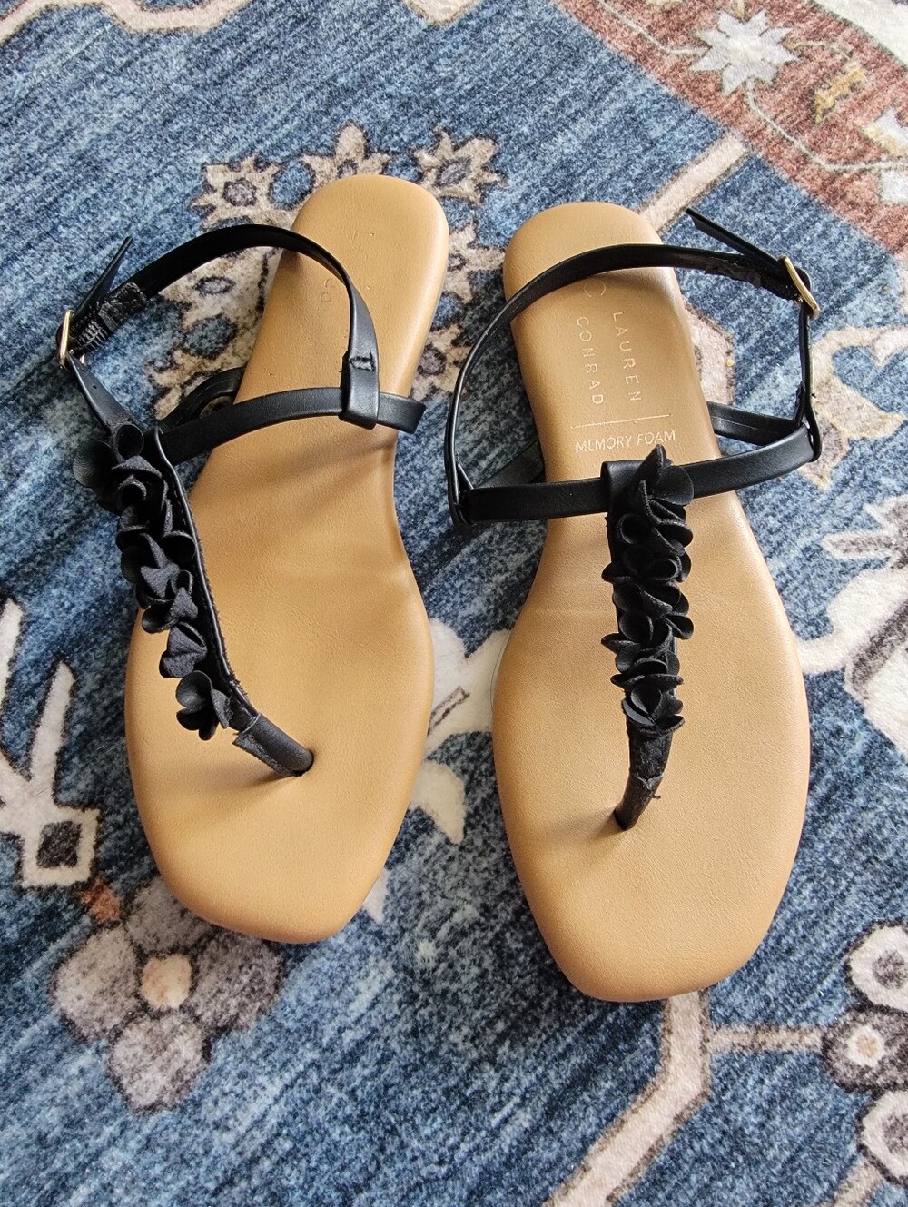LC Lauren Conrad Black Floral T-Strap Sandals - Tan Footbed
